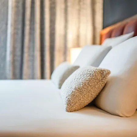 فندق Mercure Cote De Nacre 4*