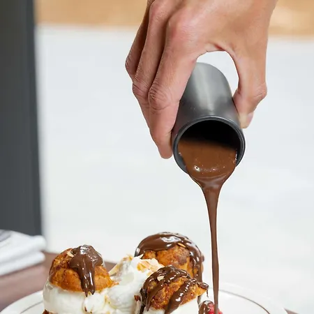 卡昂蔚蓝之珠美居酒店 4* 凯恩