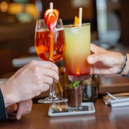 Mercure Cote De Nacre Отель