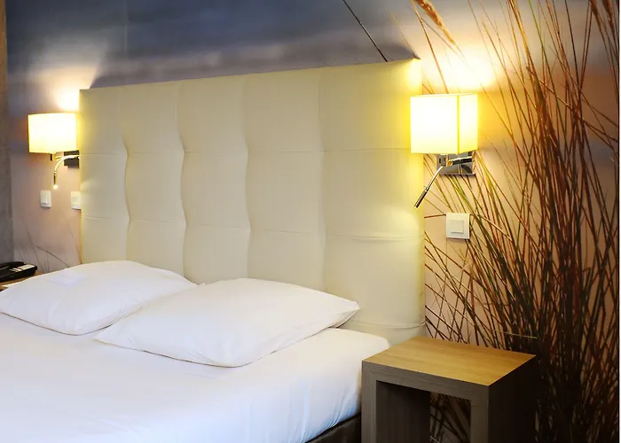 Отель Mercure Cote De Nacre