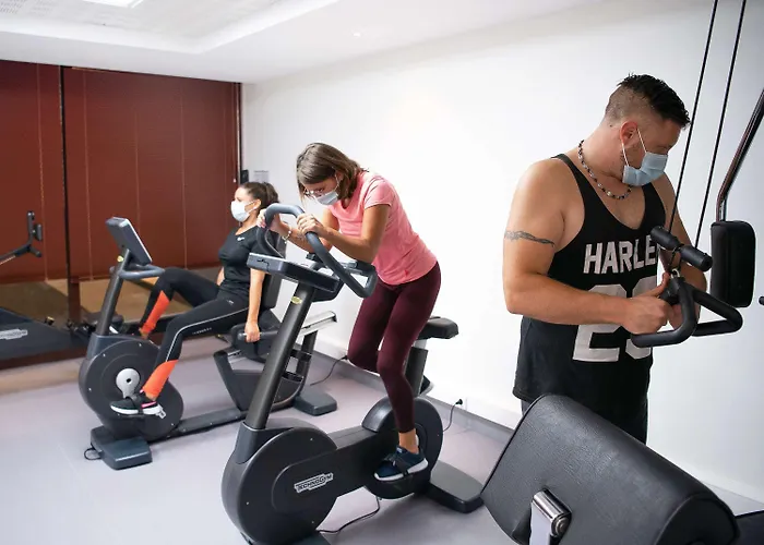 Отель Mercure Cote De Nacre