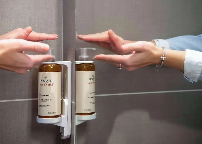 Отель Mercure Cote De Nacre 4*