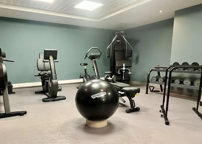 卡昂蔚蓝之珠美居酒店 4*