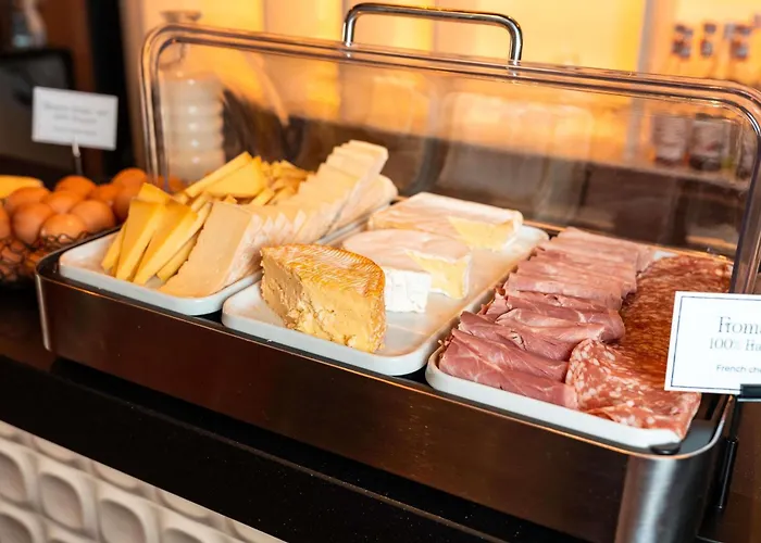 Отель Mercure Cote De Nacre