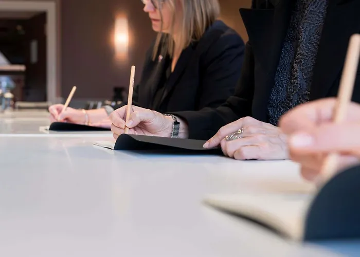 Mercure Cote De Nacre Отель